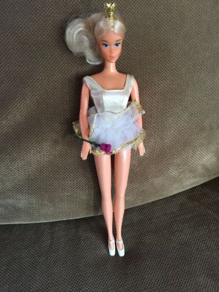 Vintage 1976 Platinum Blonde Gold Taiwan Ballerina Barbie Outfit Shoes