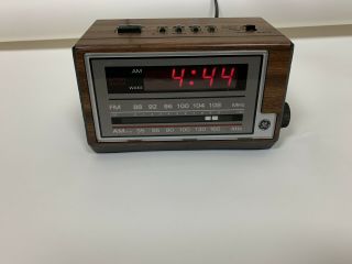 Vintage Ge Digital Alarm Clock Radio Am/fm 7 - 4601a Woodgrain Electric