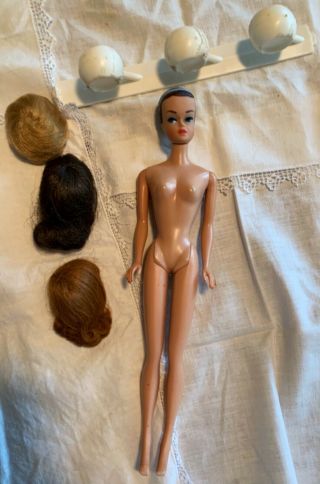 1964 Vintage Fashion Queen Barbie With Wigs Wig Stand And Blue Headband