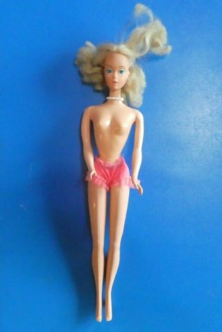 Vintage Barbie Doll - Mod Era 9217 Deluxe Quick Curl Barbie