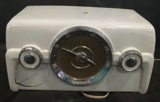 Antique Bakelite Radio Model 10 - 135 Mid Century Retro,  Great Project Radio