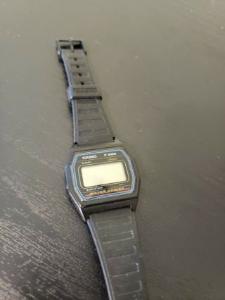 Retro Casio F - 28w Classic.  Vintage From The 90 