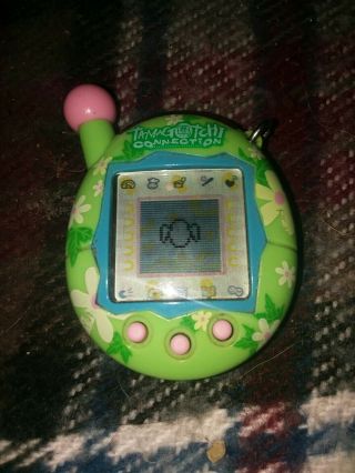 2004 Tamagotchi Connection Green Pink Flowers Bandai Rare W/ Battery