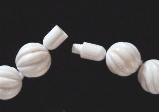 Rare Antique Chinese Carved Knot Beads in Cow Bone with Matching Clasp - 39 