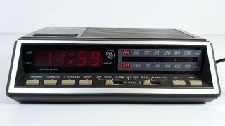 Vintage General Electric Ge Am/fm Clock Radio Two Wake Time Alarms 7 - 4616b