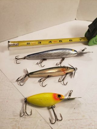 1 L&s,  2 Unmarked Fishing Fishing Lures