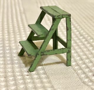 Rare - Vtg Tootsie Toy Dollhouse Metal Furniture Miniature Green Step Ladder