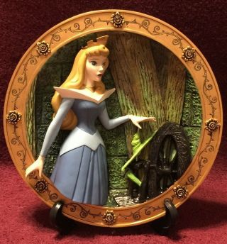 Disney Rare & Hard To Find Sleeping Beauty " Touch The Spindle " 3d Plate