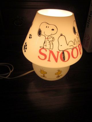 Rare Vintage Peanuts Snoopy & Woodstock Milkglass Lamp