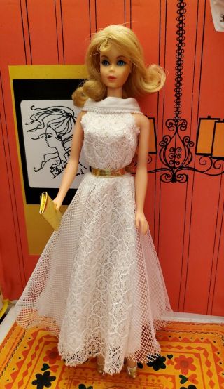 Vtg Hong Kong Barbie Clone Fab - Lu Babs Premier White & Gold Lace Evening Gown