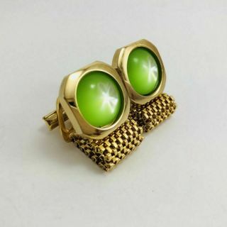 Vintage Designer Gold Tone Mesh Wrap Cuff Links With Lime Green Star Stone