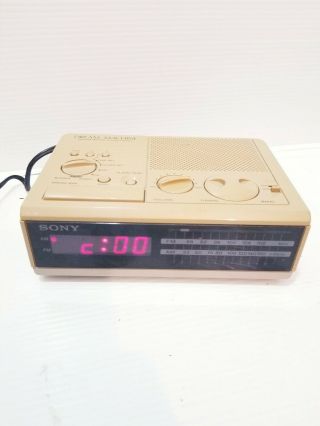Vintage Sony Dream Machine Digital Alarm Am Fm Clock Radio Icf - C2w Red Led
