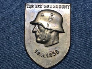 Rare German Wwii Periode Metal Tinnie " Whw Tag Der Wehrmacht 1939 "