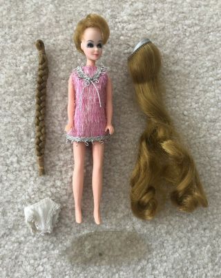 Vintage 1970s Topper Dawn Doll " Head To Toe " Wigs Braid Dress Stand Accessories
