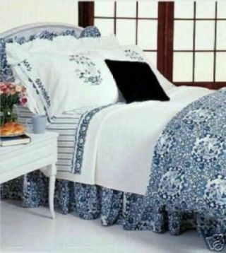 Ralph Lauren Queen Size Porcelain Comforter,  2 Pillow Shams & Dust Ruffle,  Rare