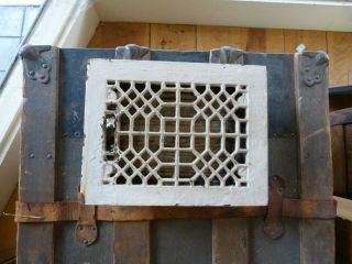 Antique Cast Iron Heater Grate Floor Vent Wall Register 9 - 5/8 " By 7 - 1/2 " Od