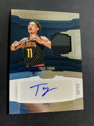 2018 - 19 Panini Dominion Trae Young Rc Rookie Jersey Auto /49 Rare
