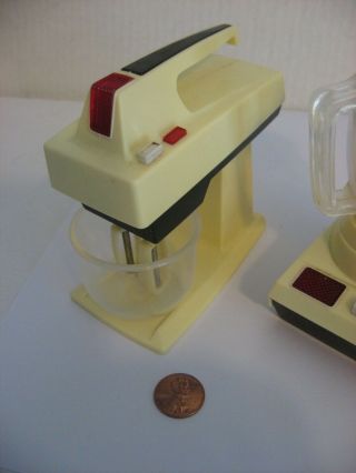 Vintage 1982 Alps Toy Electric Blender Mixer Doll House Furniture Appliance RARE 3
