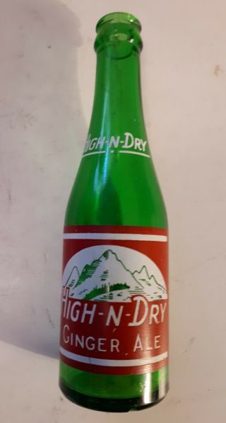Rare Canadian (calgary,  Alberta) " High - N - Dry Ginger Ale " 7 Oz Green - Red/white