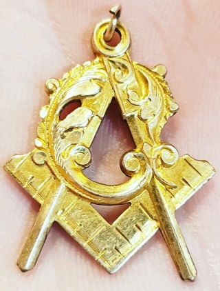 Rare 1900s Victorian Gold Tone Masonic Freemason Square & Compass Pendant Medal