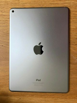 Apple iPad Air 2 16GB,  Wi - Fi,  9.  7in - Space Gray - Rarely 3