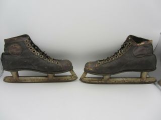 Vintage Antique Leather Union Hardware Co Hockey Ice Skates Ski Lodge Decor
