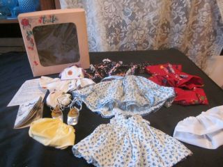 Vintage Tiny Terri Lee Fashion Clothes W/booklets Very Cute