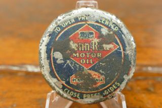 Rare Vintage 1930s Penn Rad Motor Oil 2 Gallon Can Graphic Push On Cap With Seal