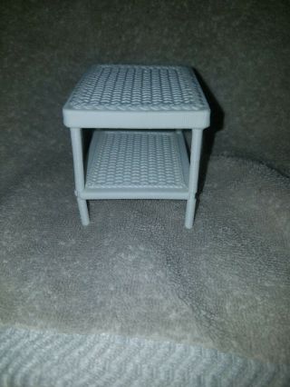 Vintage Mattel Barbie Dream House Doll Furniture White Wicker Bed Side End Table 2