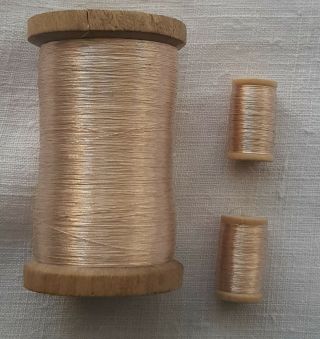 Small Wooden Spool Of Vintage Silver - Champaign Metallic Round Thread French