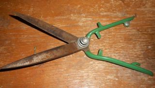 Vintage Cast Iron Green Handle Grass Clipper Blade Lock