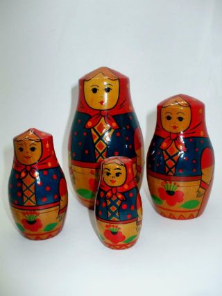Vintage Russian Nesting Dolls Set Of 4
