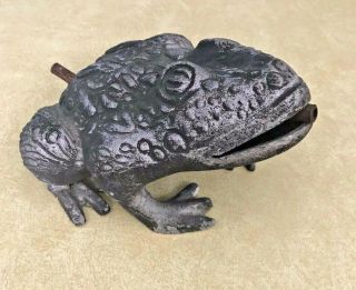 Antique Garden Hand Cast Sculpture Frog Fountain Spitter