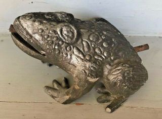 Antique Garden Hand Cast Sculpture Frog Fountain Spitter 3