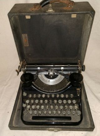 Antique Vintage 1920s Era Underwood Standard Portable Typewriter W/case