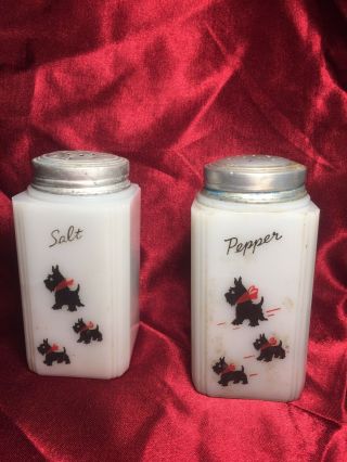 Antique Tipp Mckee Rangette Milk Glass ART DECO Salt & Pepper Black Red Scottie 2
