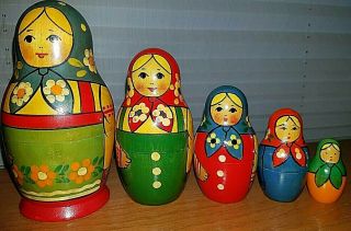 Vintage Colorful Nesting Dolls 5 Piece Hand Painted Wood Matryoshka Babushka