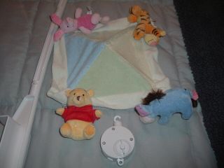 Rare Disney Winnie The Pooh Musical Crib Mobile - Pooh,  Piglet,  Tigger,  Eeyore