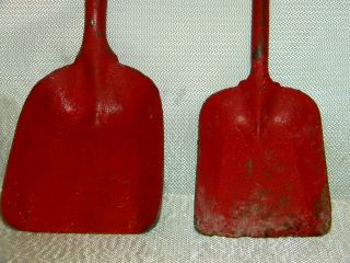 Vintage Child Shovel Set of 2 Red Primitive Mini Shovels All Metal as - is 2