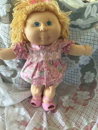 Vintage Cabbage Patch Kissin Kids Doll Strawberry Blonde Blue Eyes Earrings