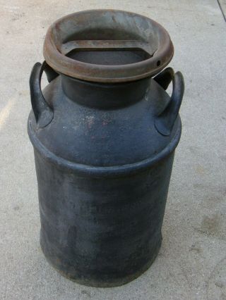 VINTAGE/ANTIQUE 10 GALLON STEEL MILK CAN WITH COVER DAIRY FARMERS - GOOD UC 3