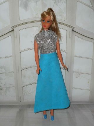 Vintage Barbie HONG KONG CLONE MOD FUR TRIMMED TURQUOISE COAT SILVER DRESS, 3