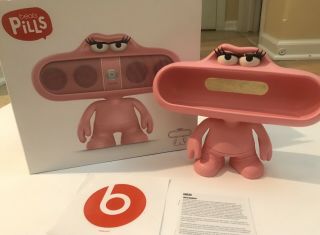 Beats By Dr Dre Pill Case Only Rare Pink Dude Lashes Stand W/box & Sticker
