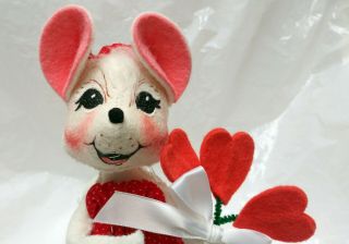 6.  75 " Vintage Annalee Mobility Valentine Day Girl Mouse Mice Doll 2001.