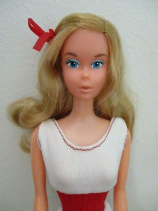 Vintage Mod 7270 Moving Barbie Doll In Outfit Tlc