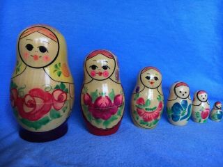 Vintage Russian Nesting Dolls Traditional Babushka 6 Pc.  Set 4 - 1/2” Marked Ussr