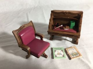 Calico Critters/sylvanian Families Vintage Roll Top Desk & Chair With Books
