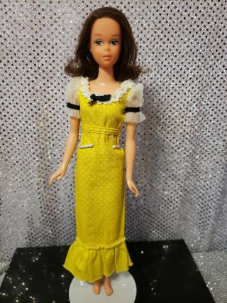 Vintage 1972 Quick Curl Francie Barbie Doll In Dress 8424