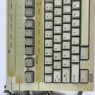 Vintage WANG 724 Keyboard Beige Cheat Sheet Cable Attached RARE Feet OK 2