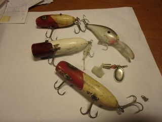 5 Fishing Lures - Unmarked - The Red And White Are Wood Last One Marked Cree???